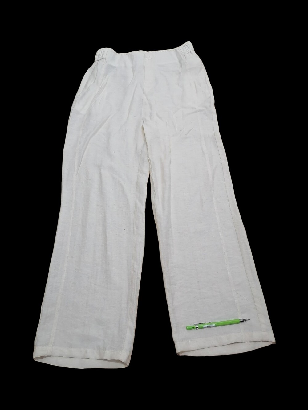 3/＄44 🐨🐨Cream cotton blend wide leg pants with elastic waistband and pockets.